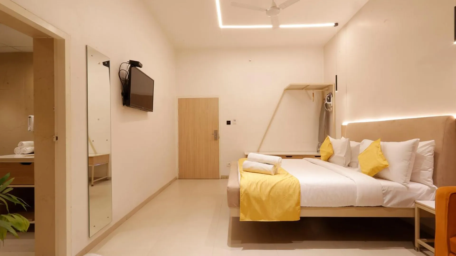 ***  Hotel Varuna Varanasi India