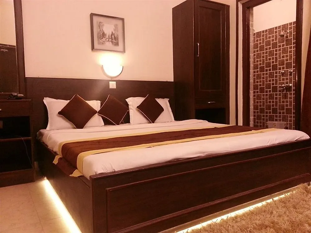 Hotel Varuna Varanasi