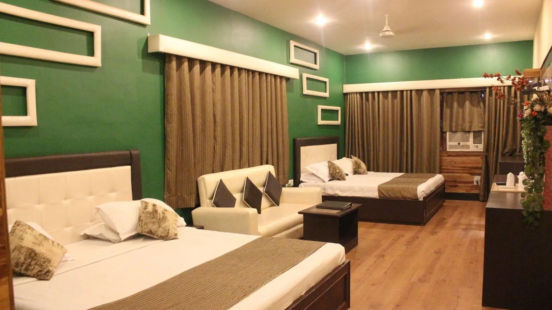 Hotel Varuna Varanasi