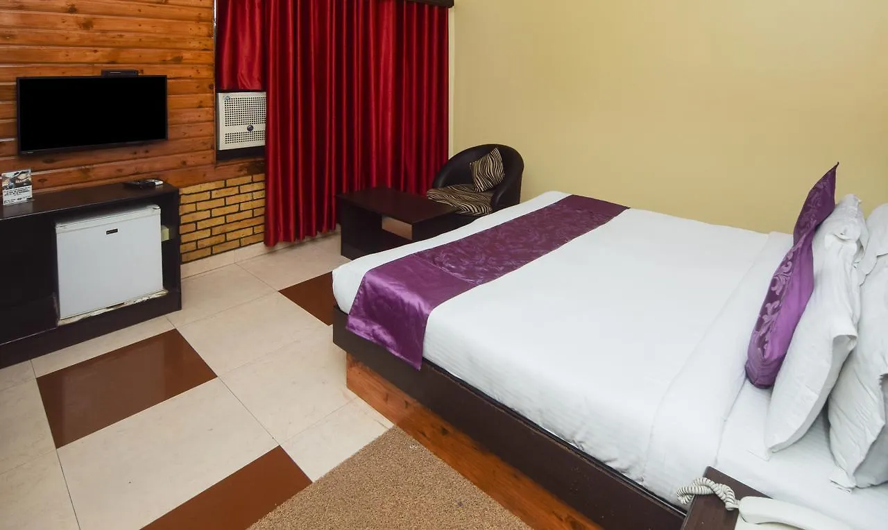 Hotel Varuna Varanasi 3*,  India